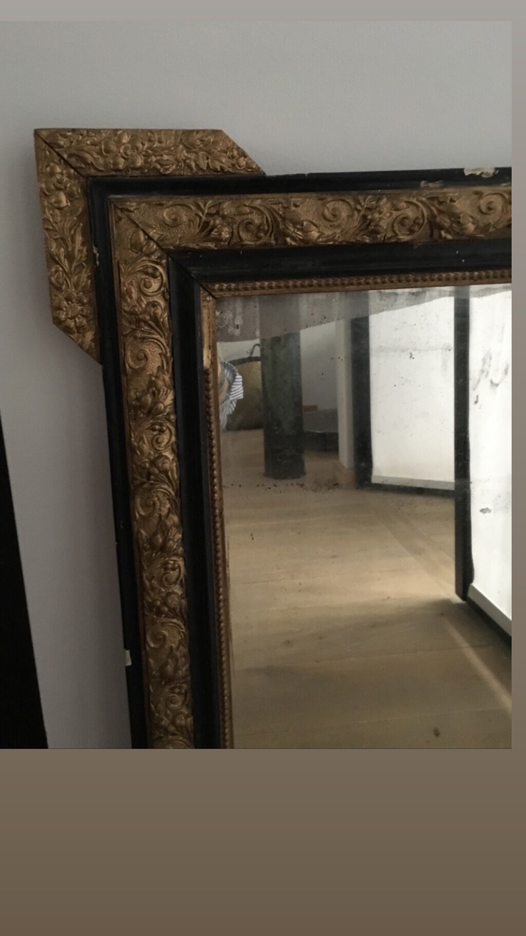 Black and gold mirror - 69 x 79cm