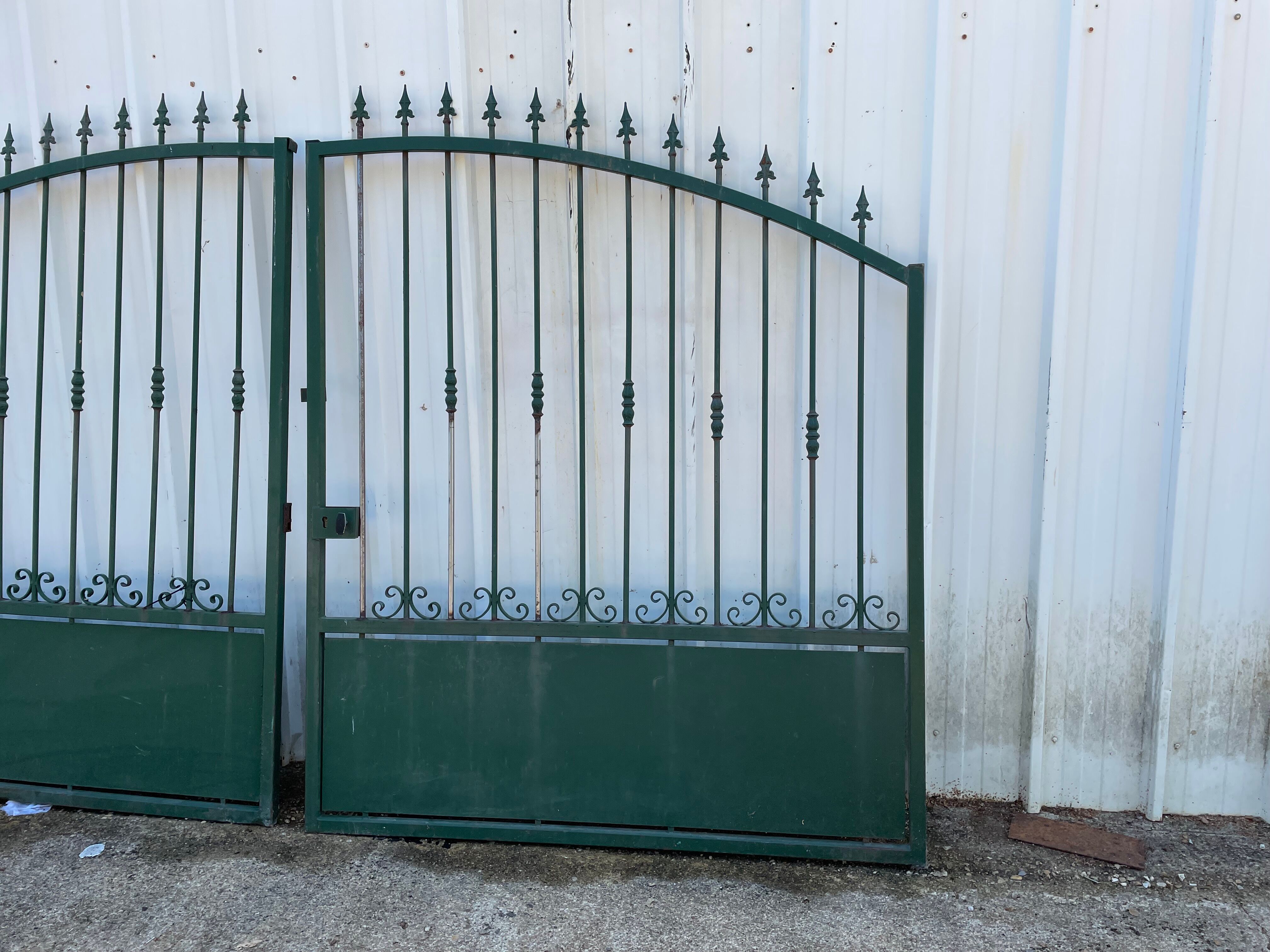 Wrought iron gate 350 x 215