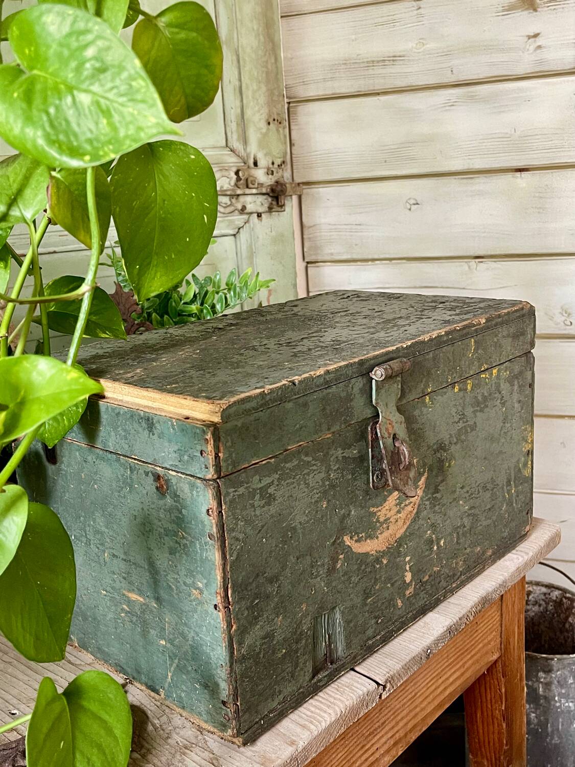 Green workshop chest