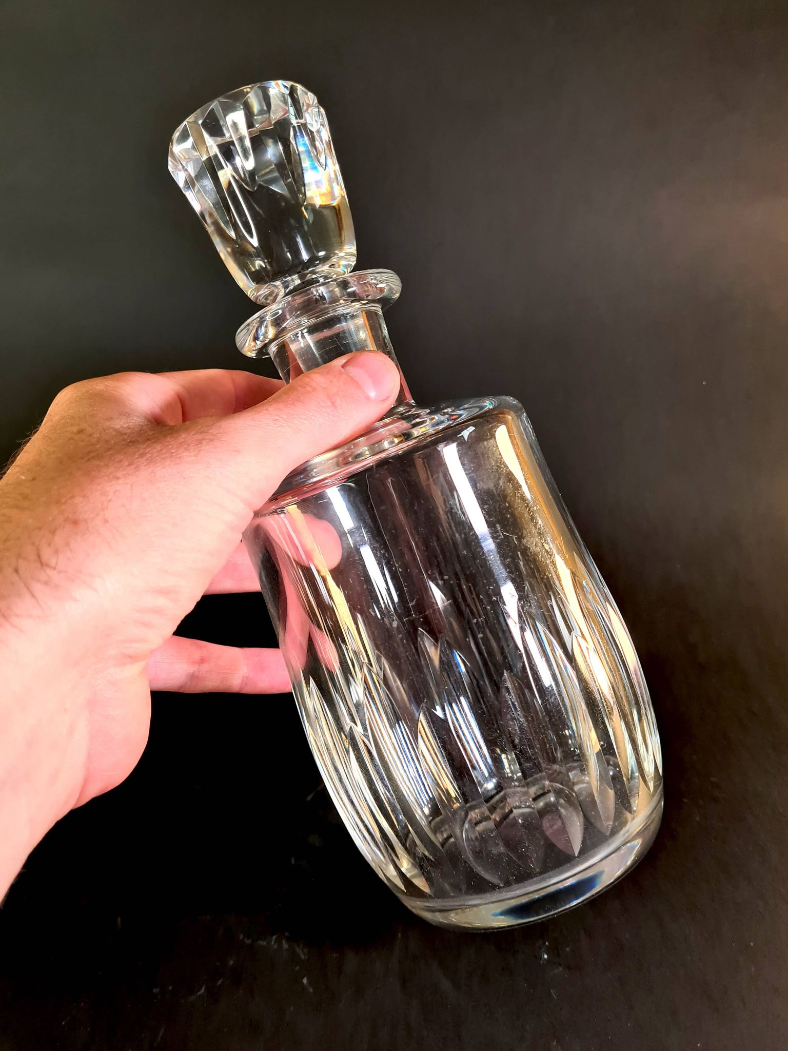Élégante carafe en cristal taillé Baccarat