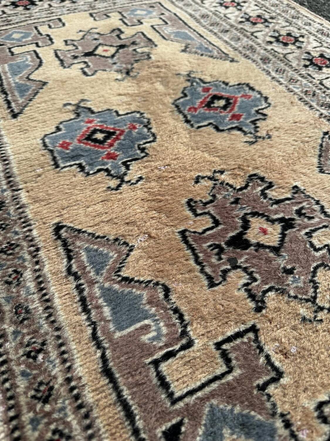 Handmade Persian Rug