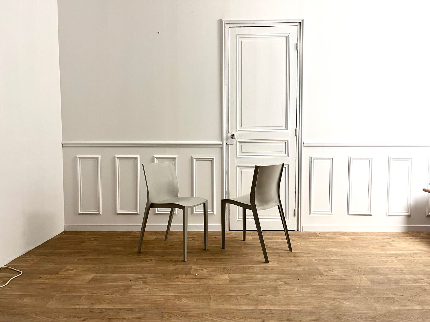 Chaises slick slick par Philippe Starck
