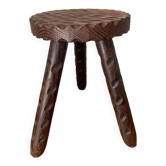 Tabouret de traite tripode sculpté brutaliste, années 1950