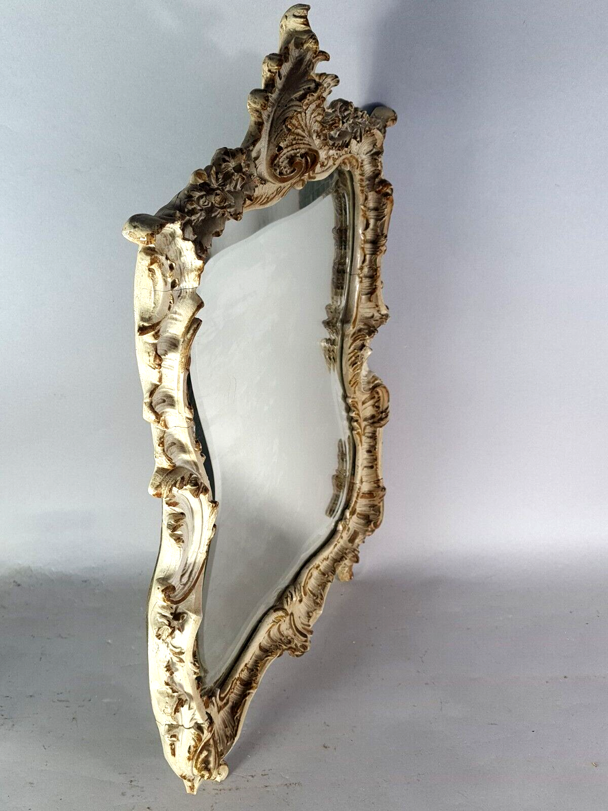 Beveled mirror late nineteenth century 61x44cm
