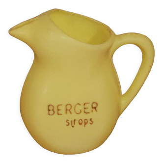 Shepherd pitcher syrup - vintage