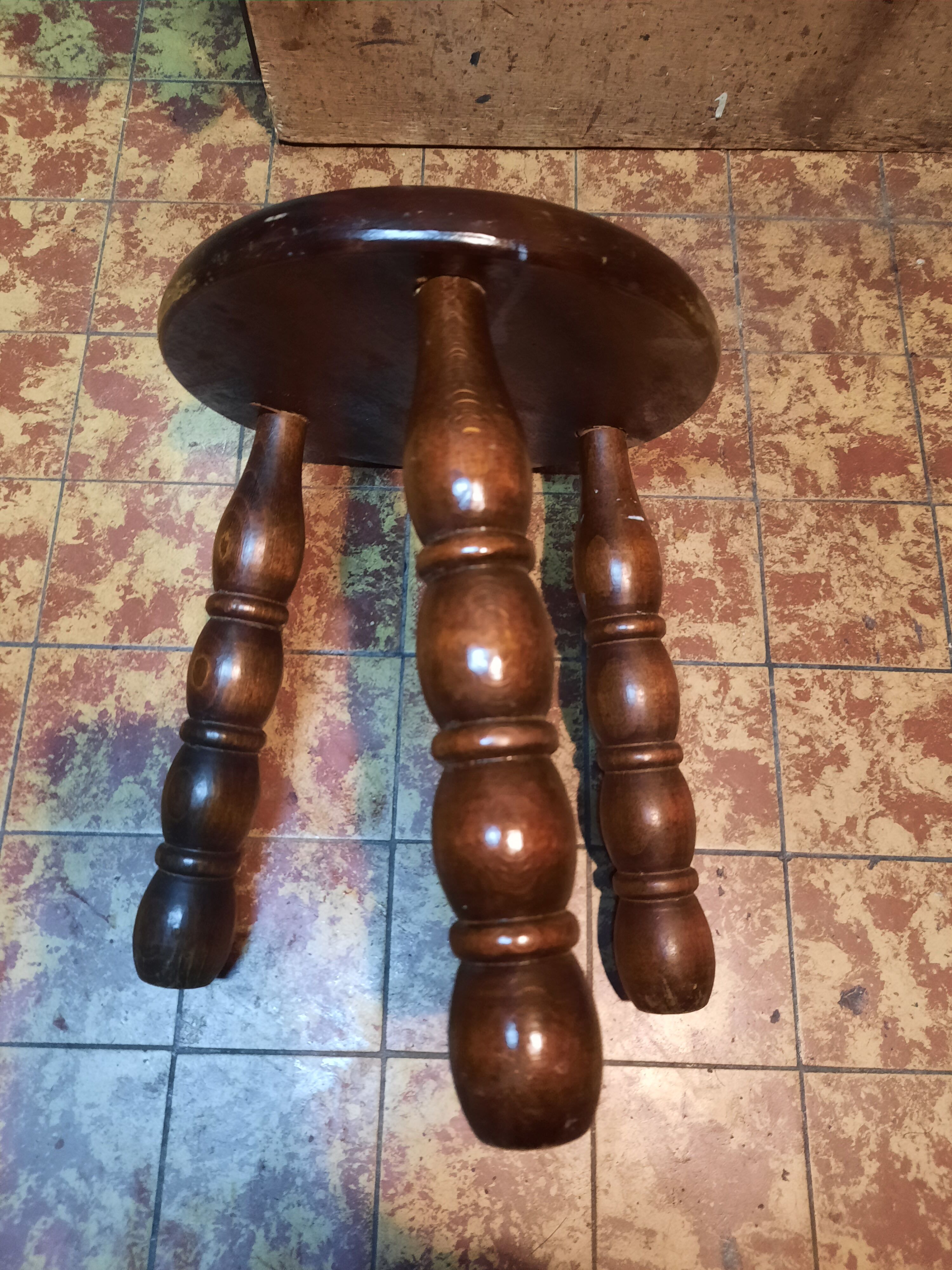 Tripod stool