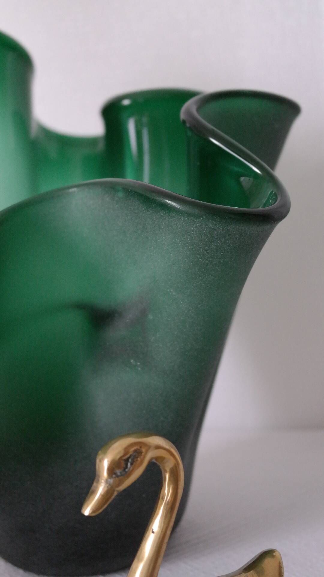 Vintage Italian blown glass handkerchief vase