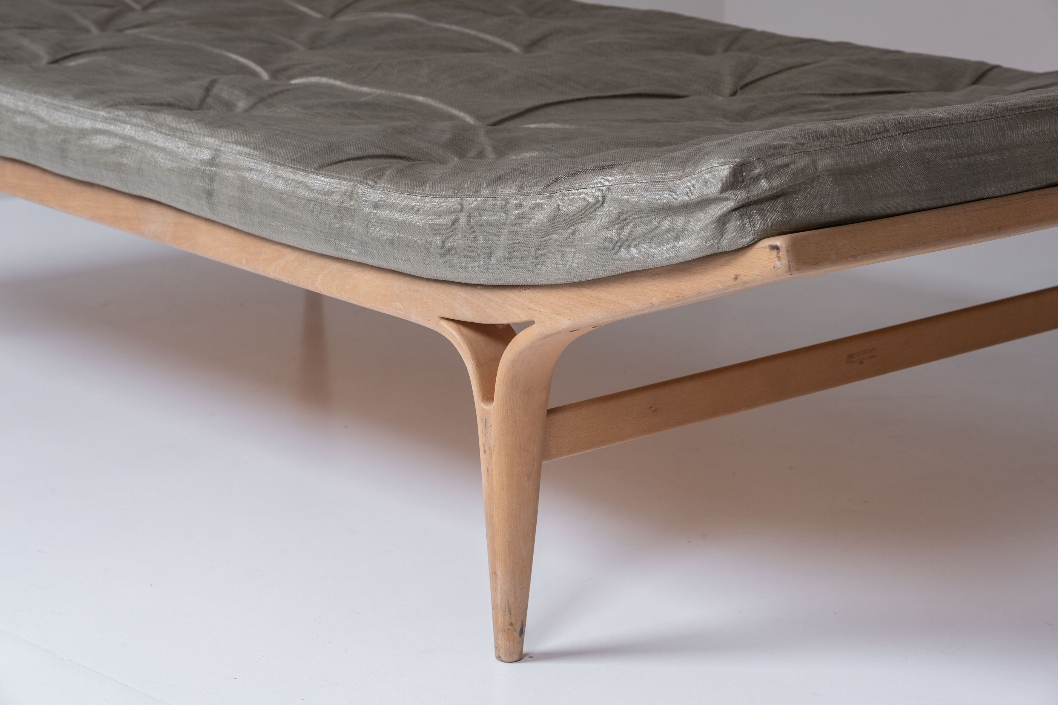 'Berlin' daybed designed by Bruno Mathsson for Firma Karl Mathsson, Sweden 1969.
