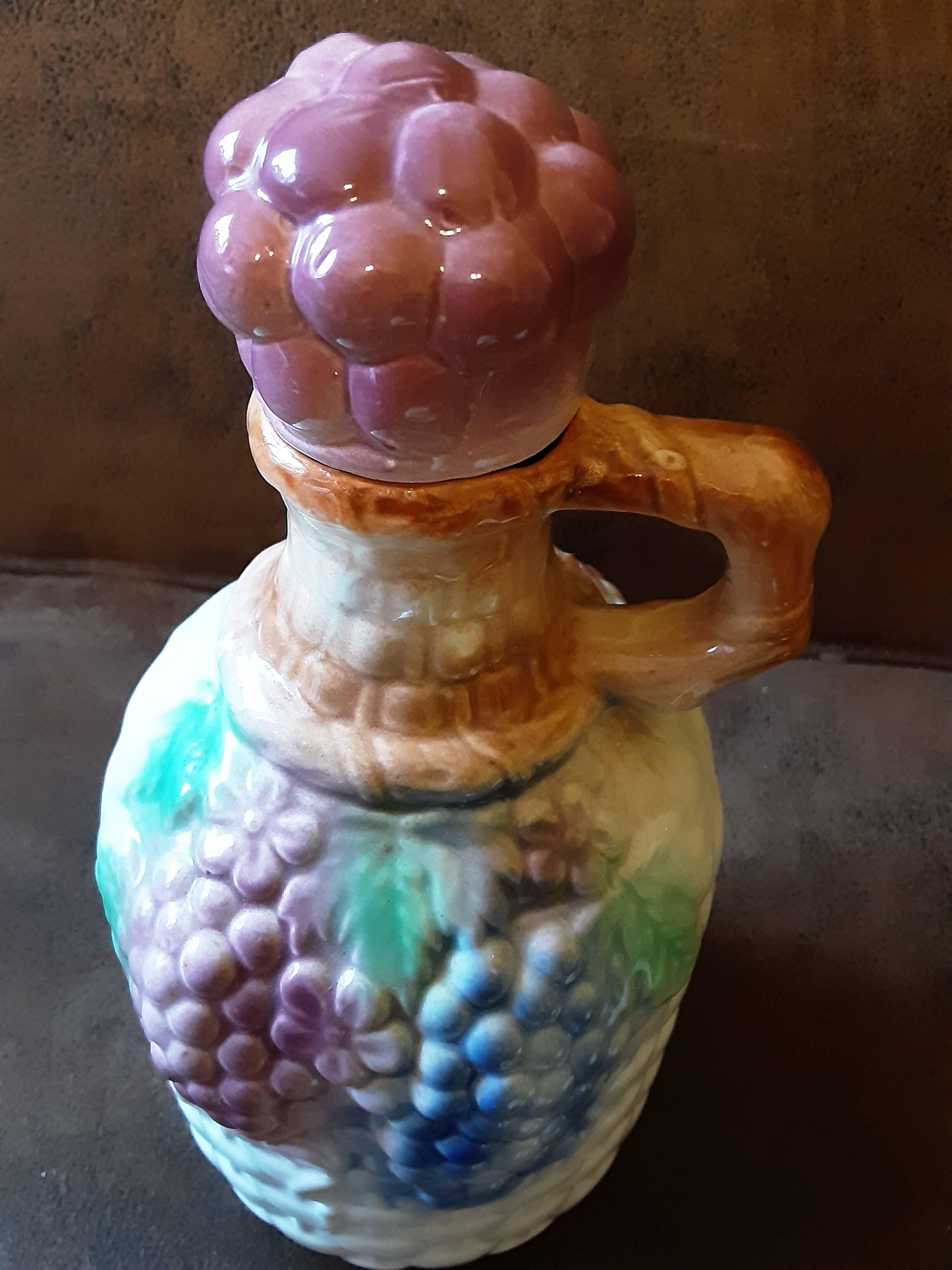 Bottle and its 4 slip cups