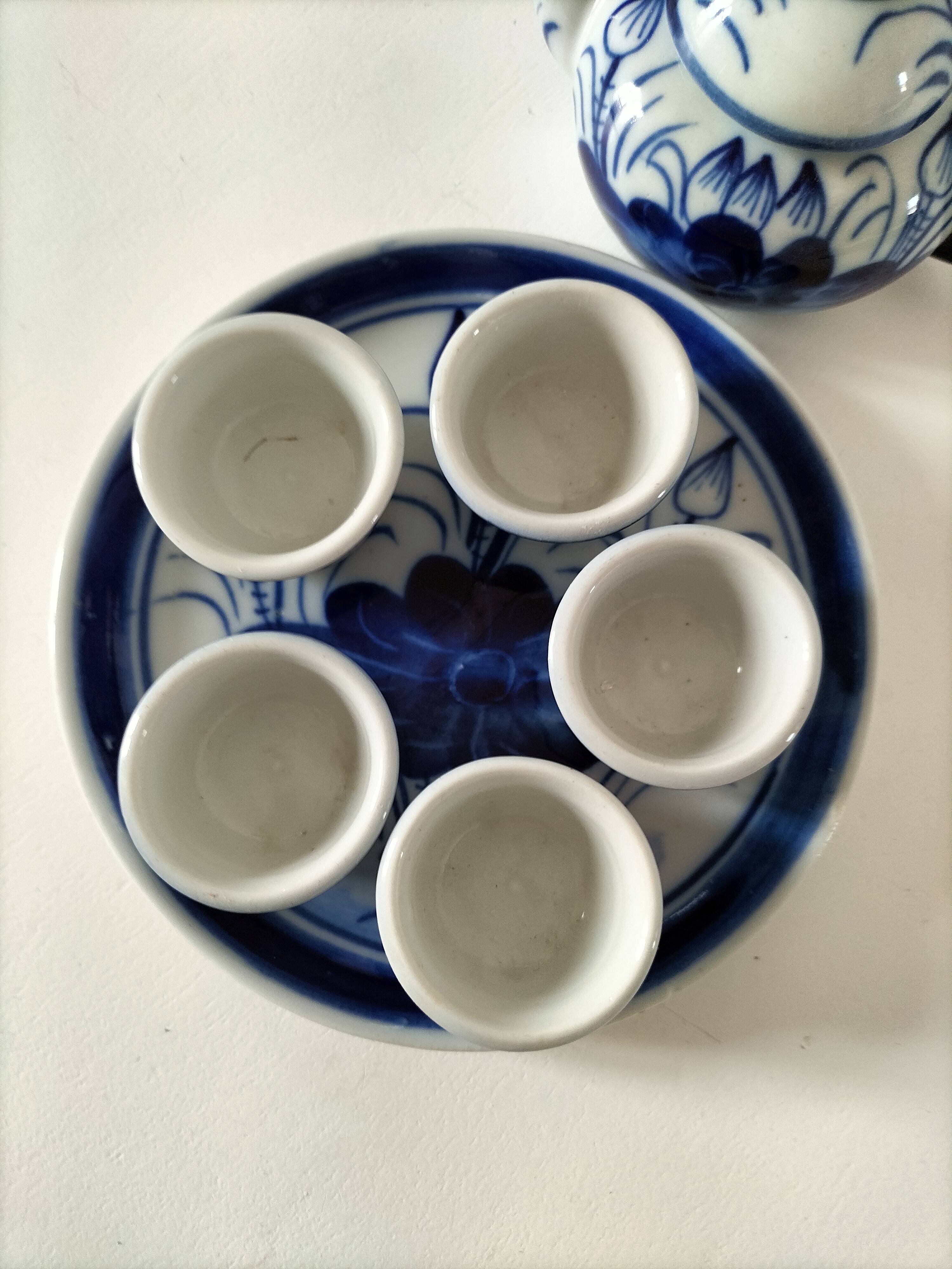Small blue and white sake set – teapot, 5 cups and tray.