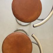 Bar stools in tubular chrome and tan leather, 1970s