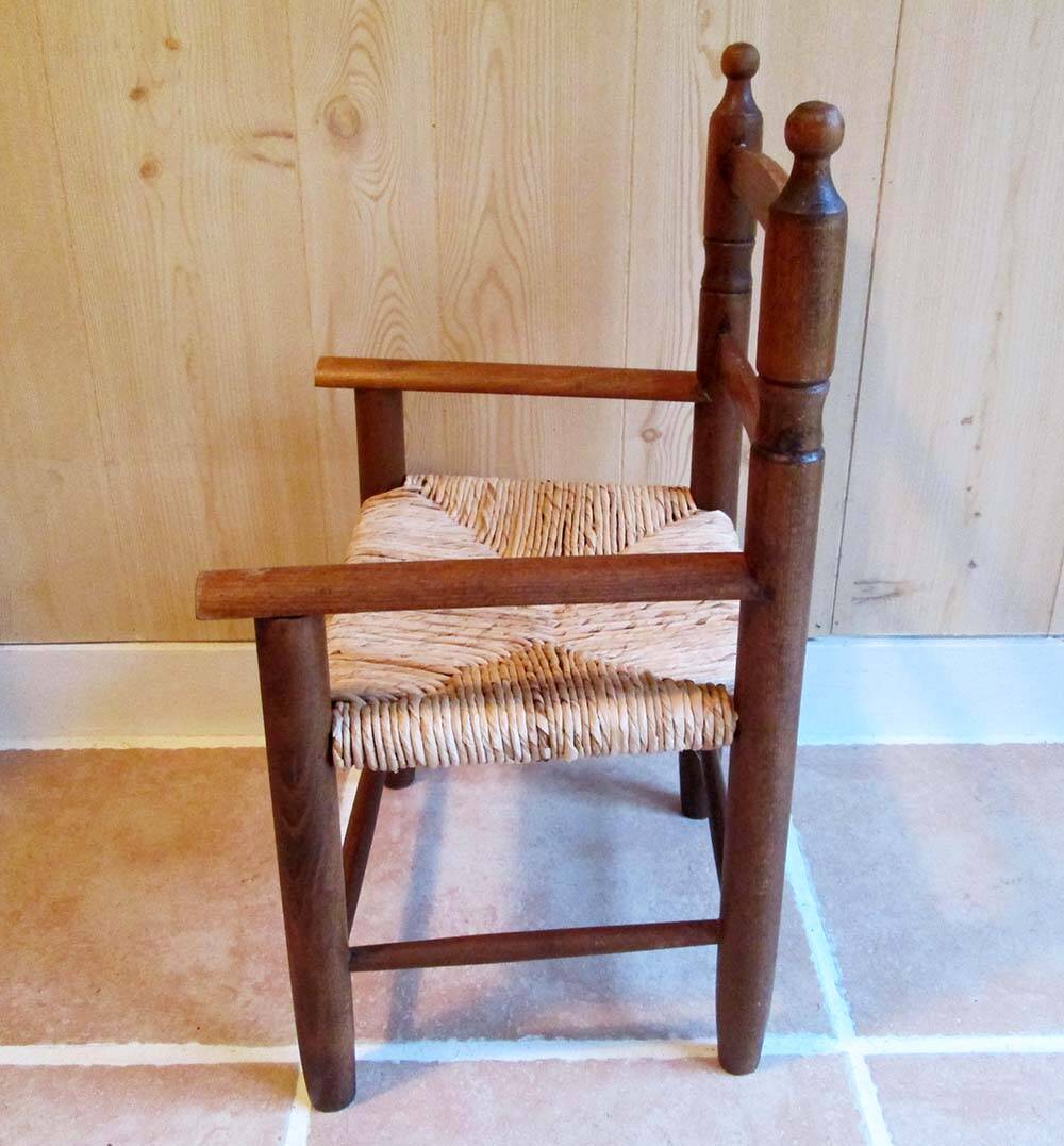 Children's armchair in wood and straw