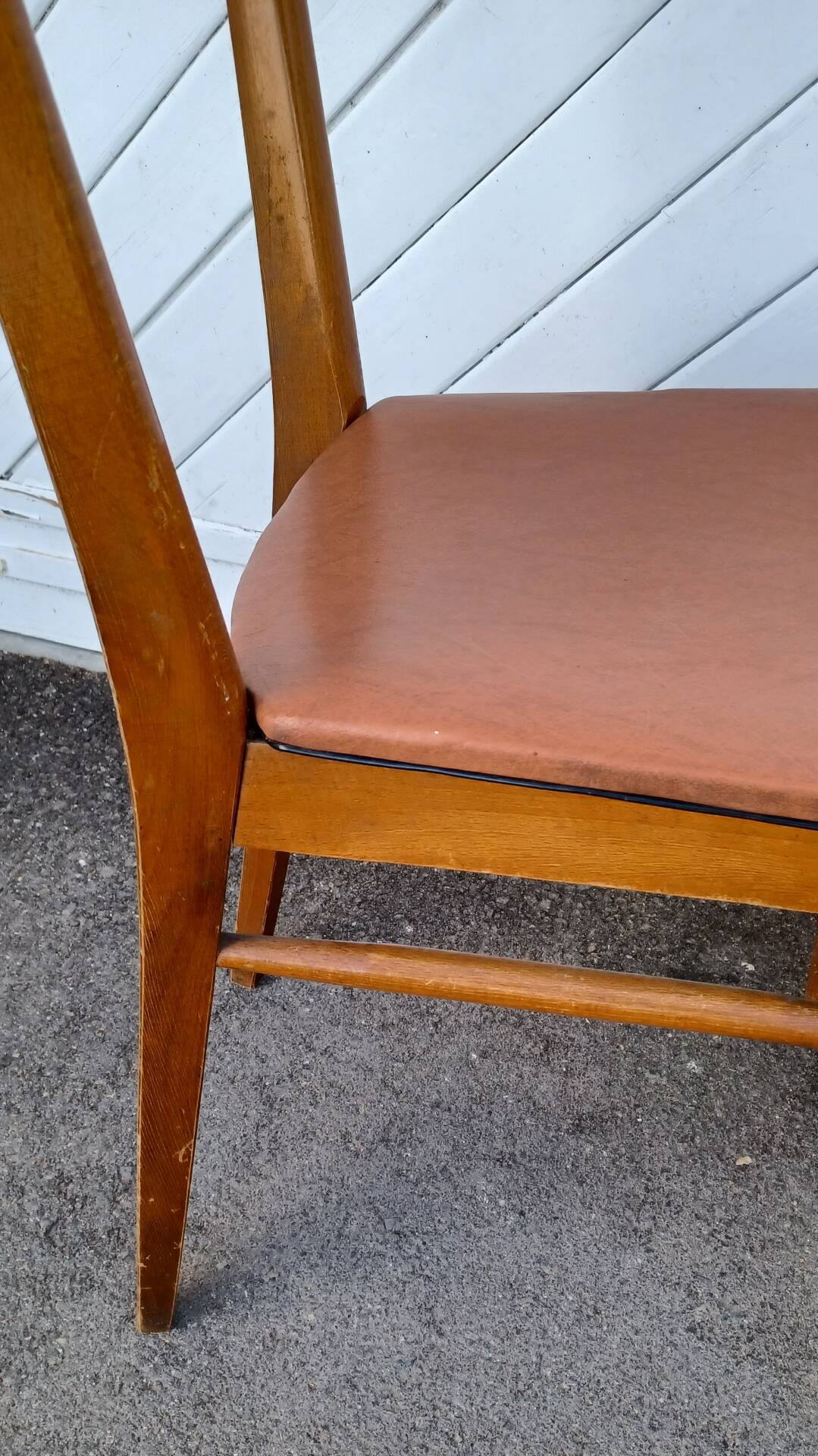 Paire de chaises en hêtre des années 50