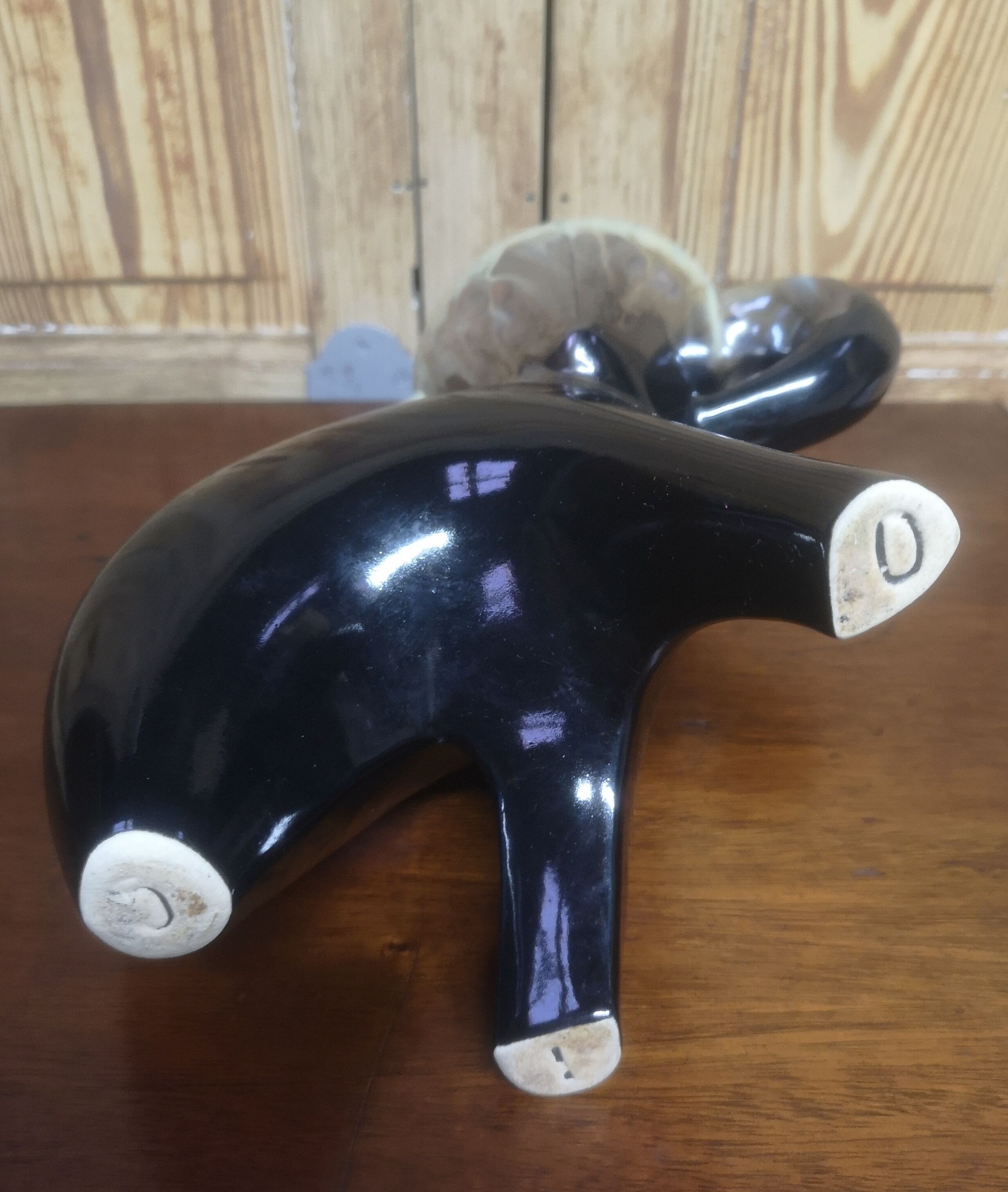 Zoomorphic ram vase 50 60 tripod