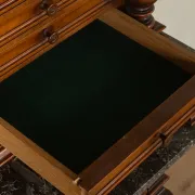 Cabinet de dentiste historique élaboré dans le style néo-renaissance