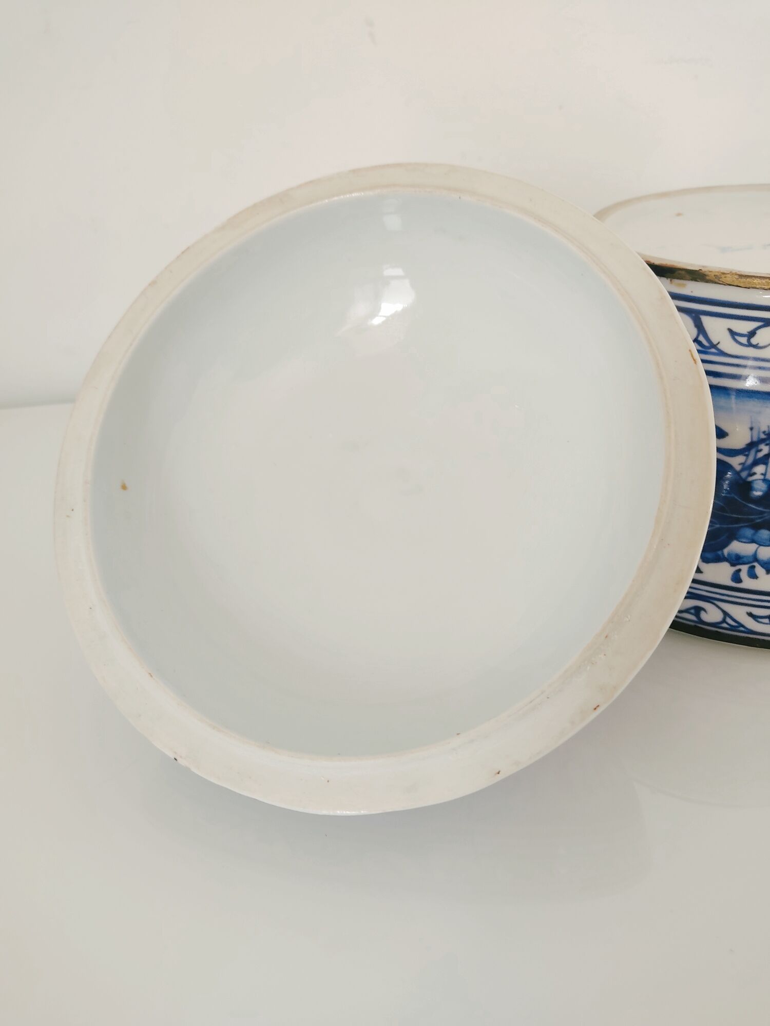 Pot couvert en porcelaine chinoise bleu et blanc