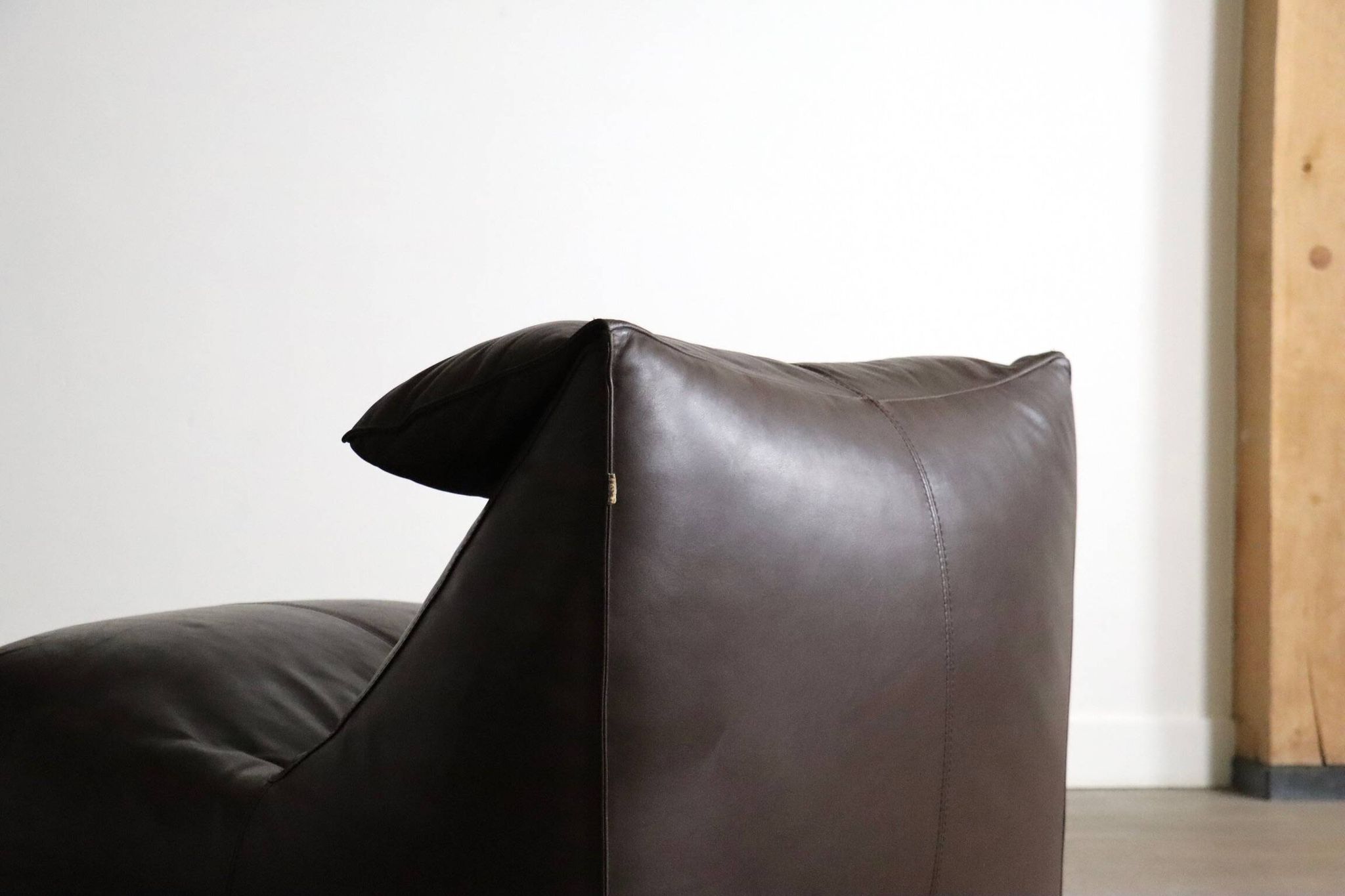 Le bambole chaise longue in brown leather By Mario Bellini for B&B Italia,