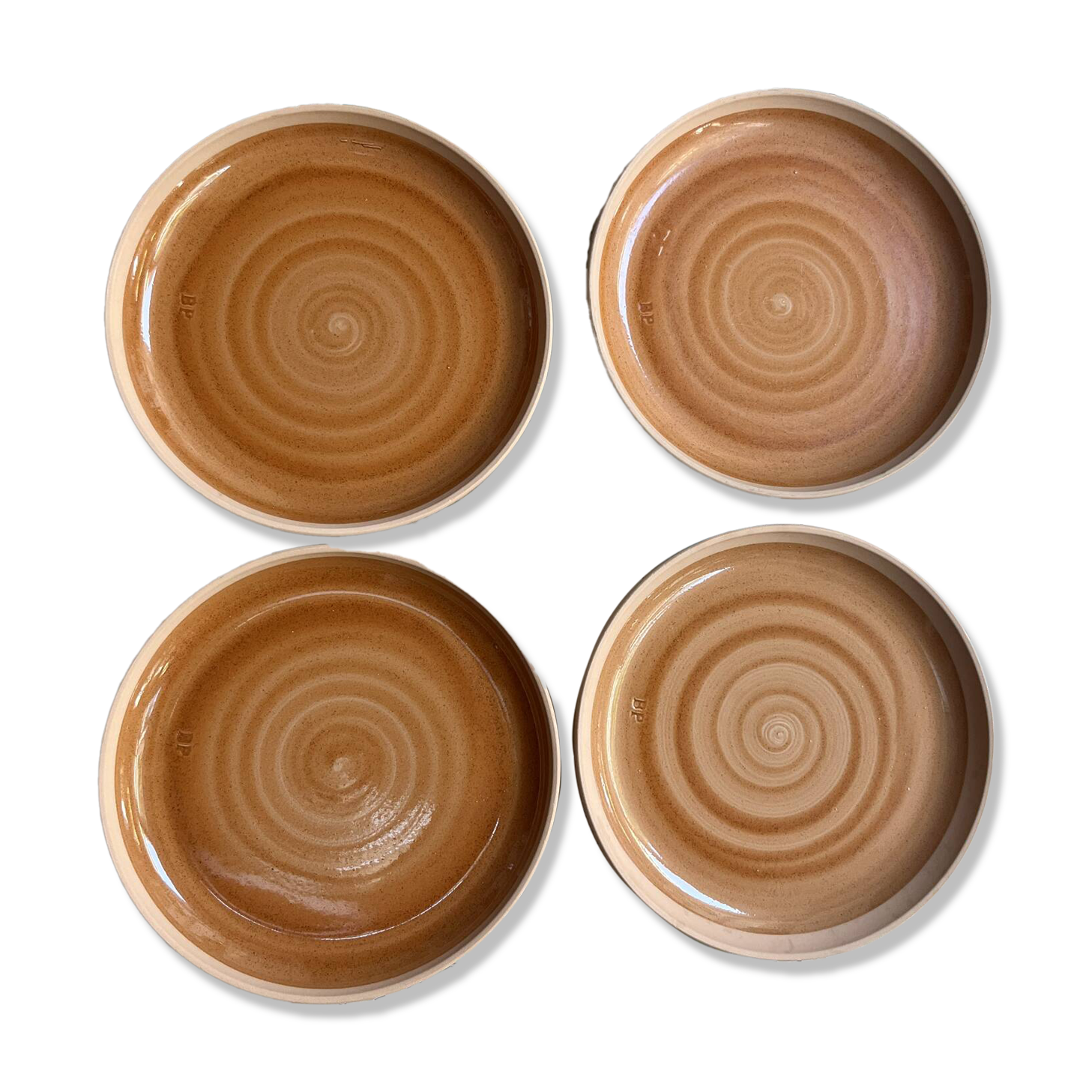 4 flat plates in stoneware