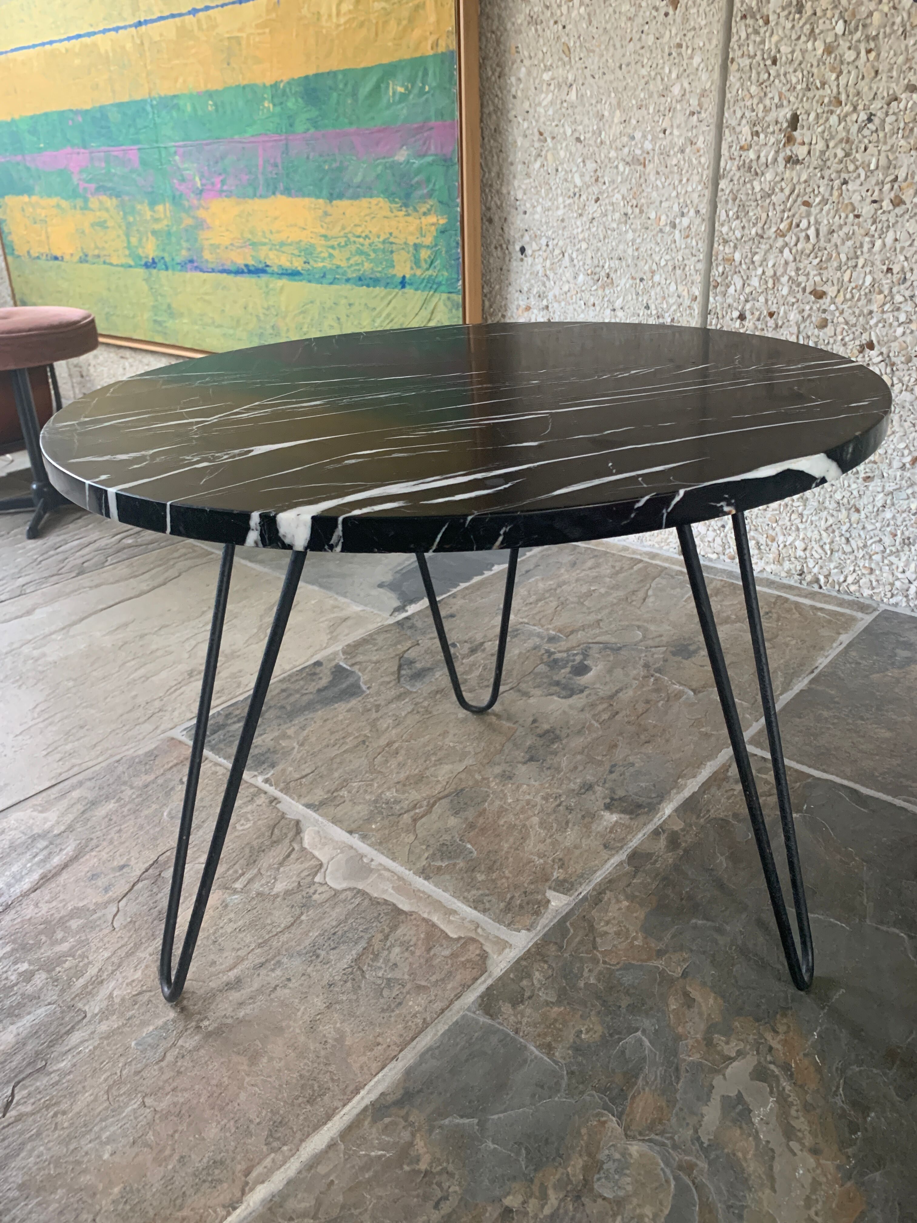 Table d'appoint en marbre et fer forgé