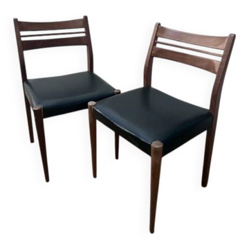 Set of 2 vintage chairs