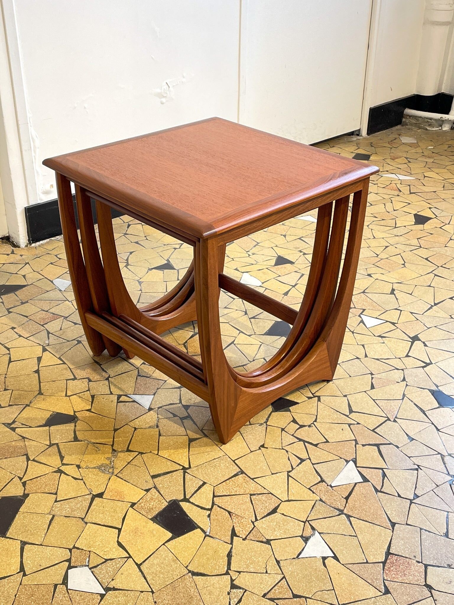 Teak trundle coffee table