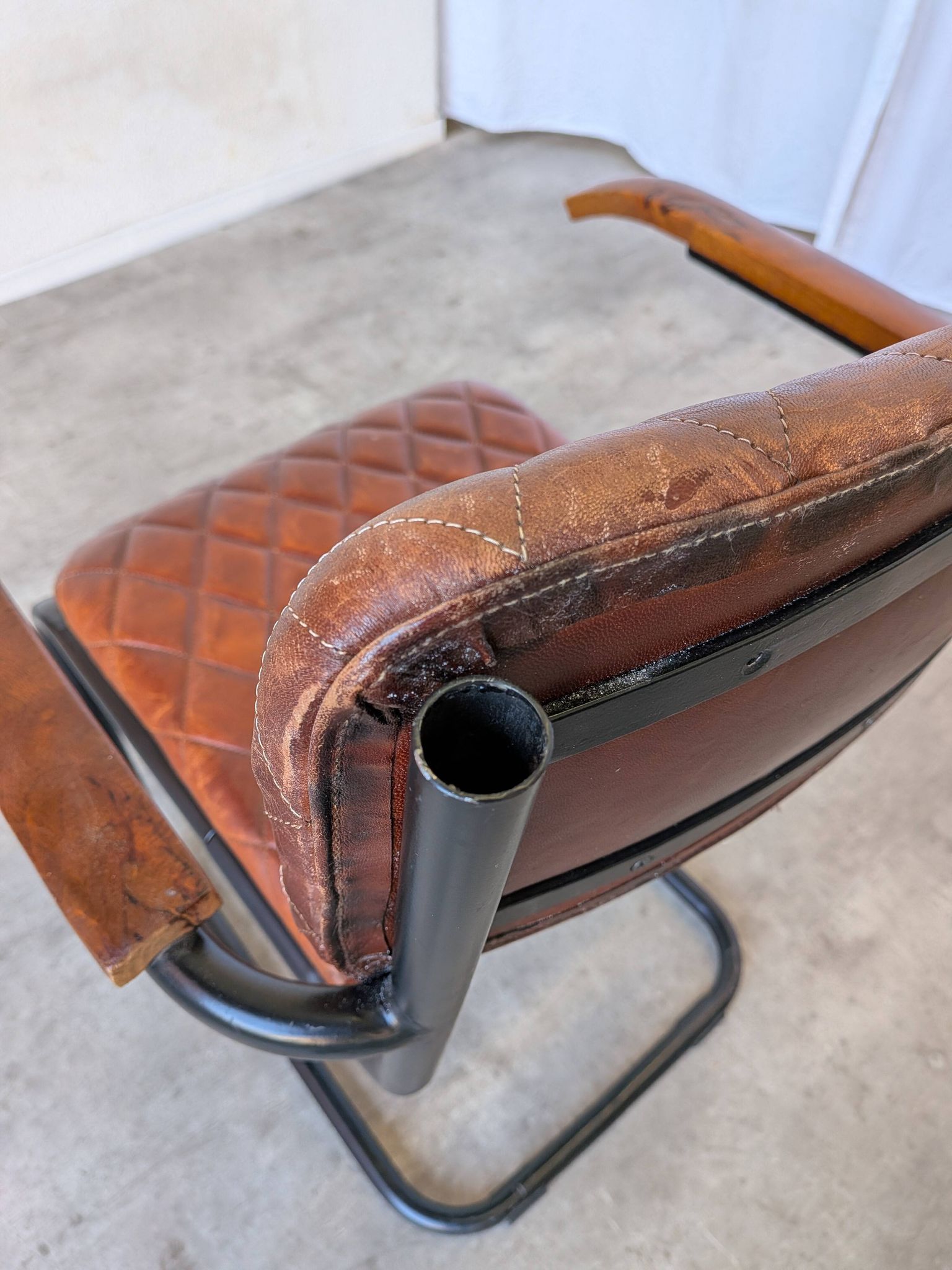 Chaise de salle à manger en cuir matelassé vintage : fauteuil de bureau industriel