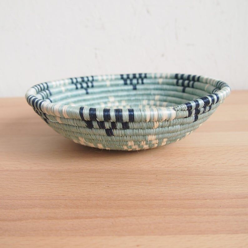 African mural basket