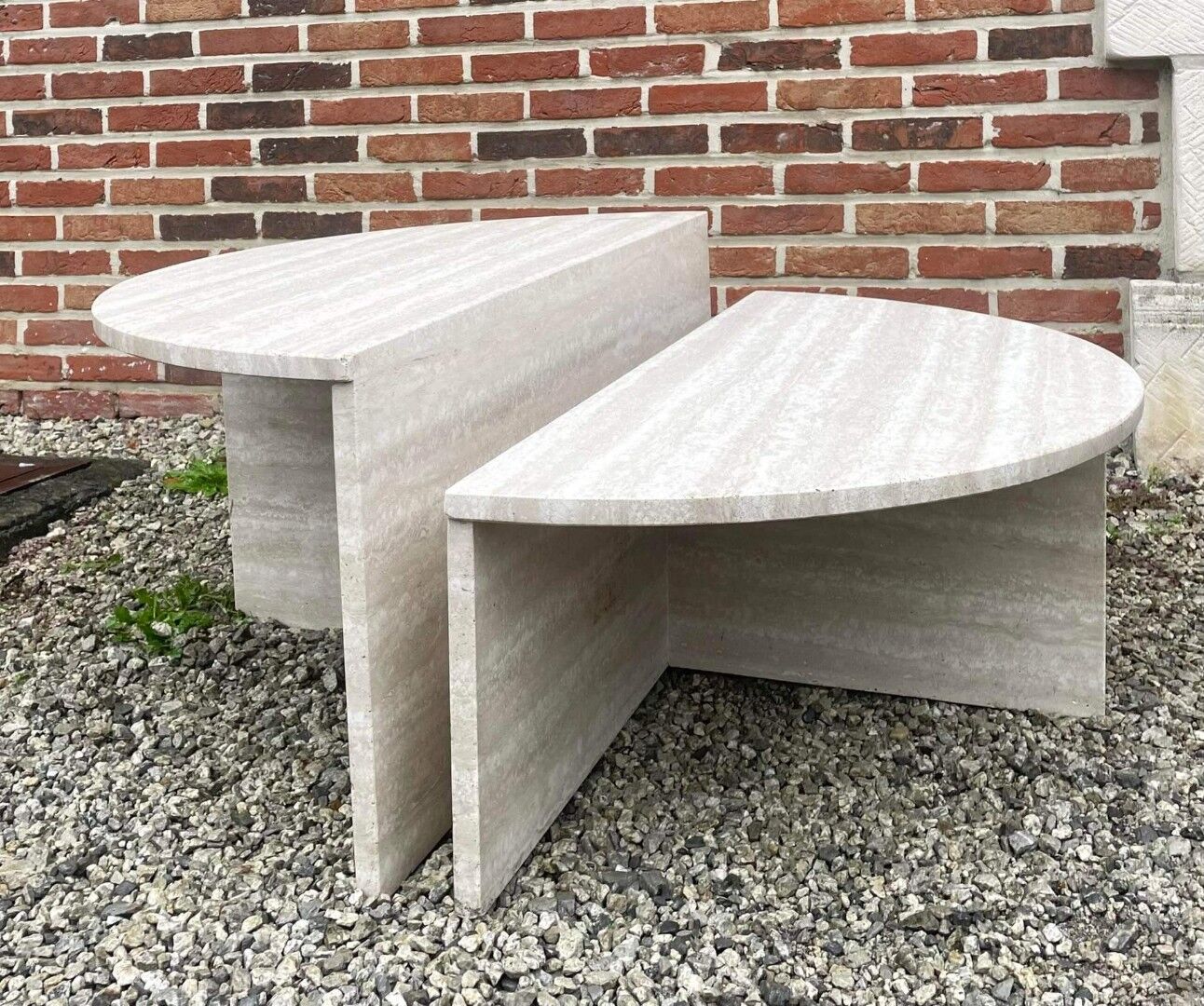 Travertine coffee table, round Up&up