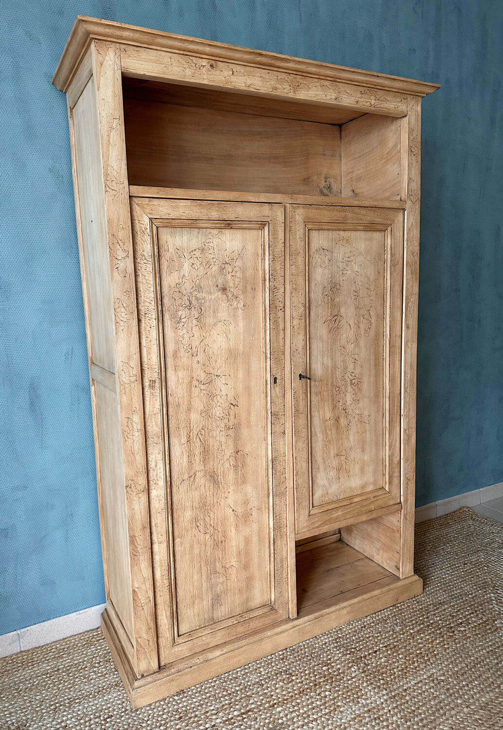 Parisian cabinet