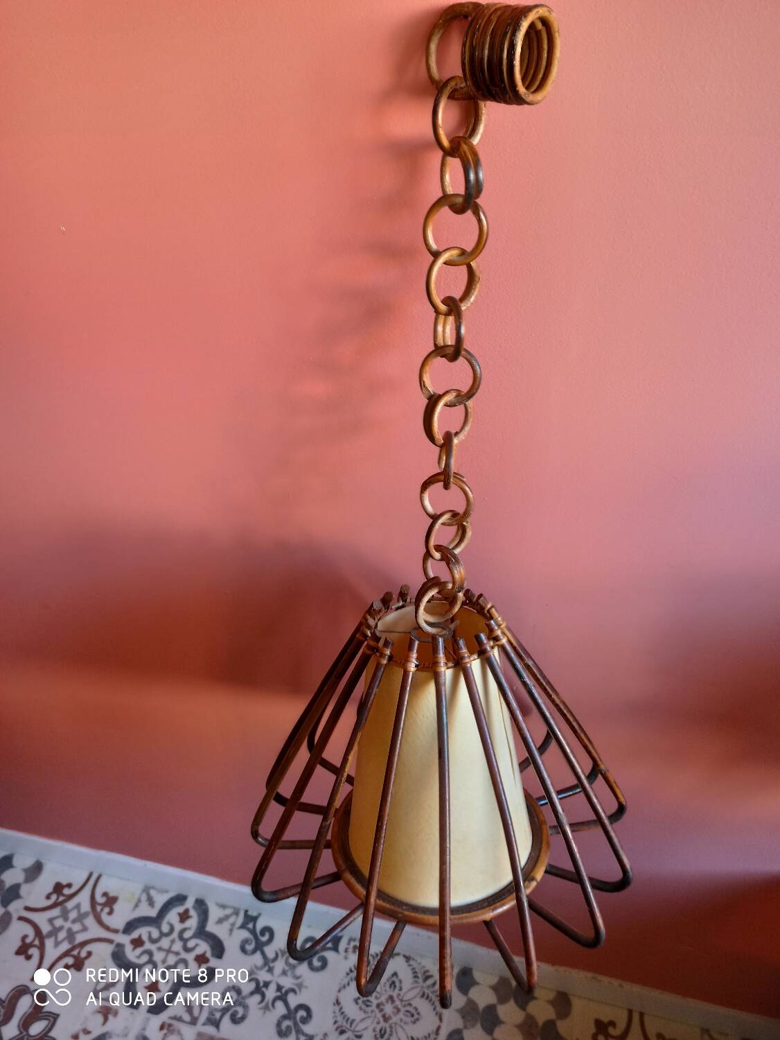 Suspension vintage en rotin