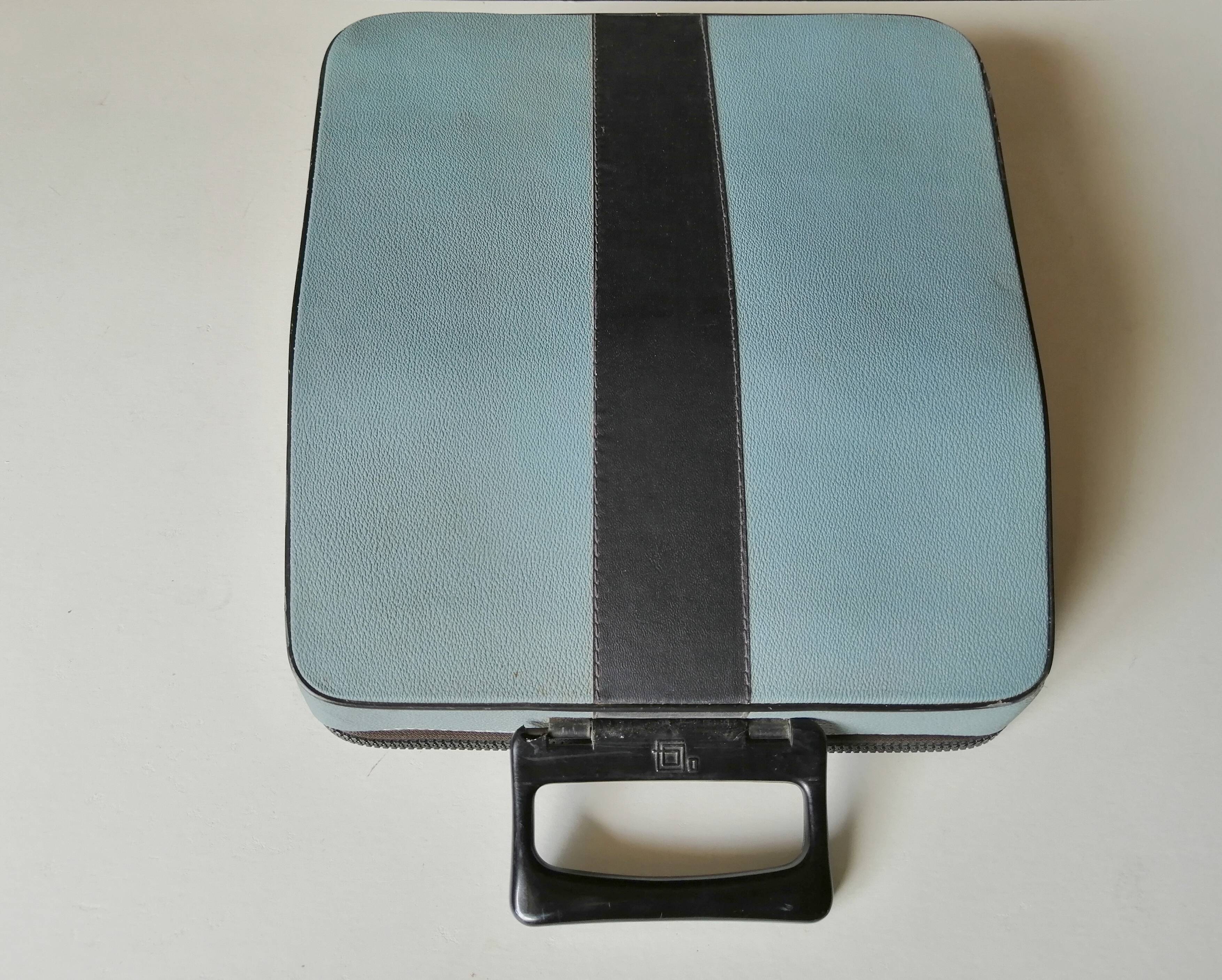 Portable typewriter Olivetti lettera 32