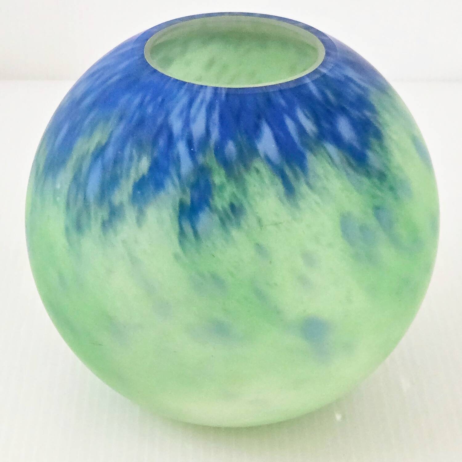 Vase vintage en verre marmoréen
