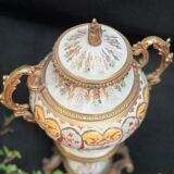 Chinese Art Vase and Box in Porcelain and Bronze 20th century