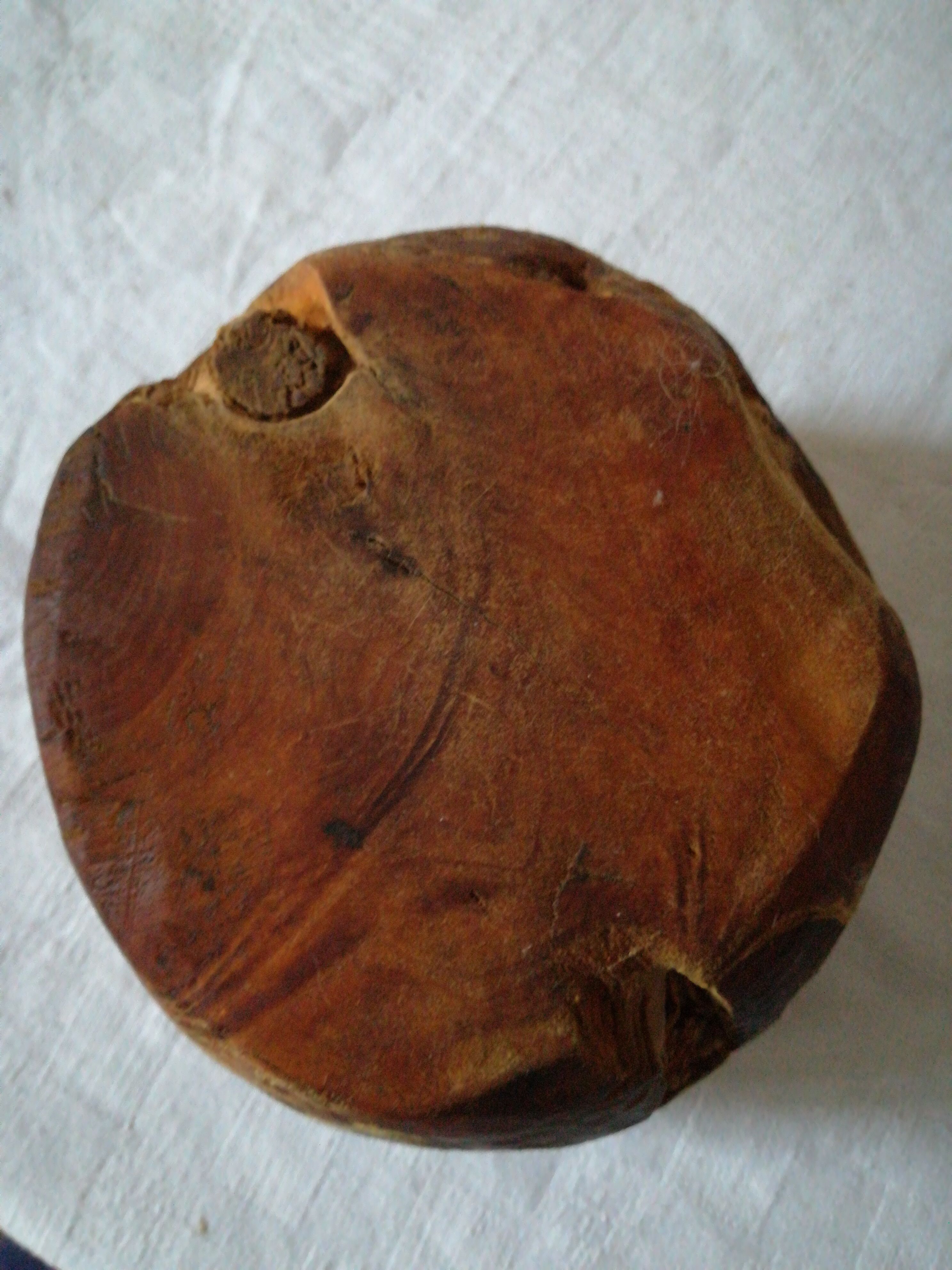 Cache pot en bois brut