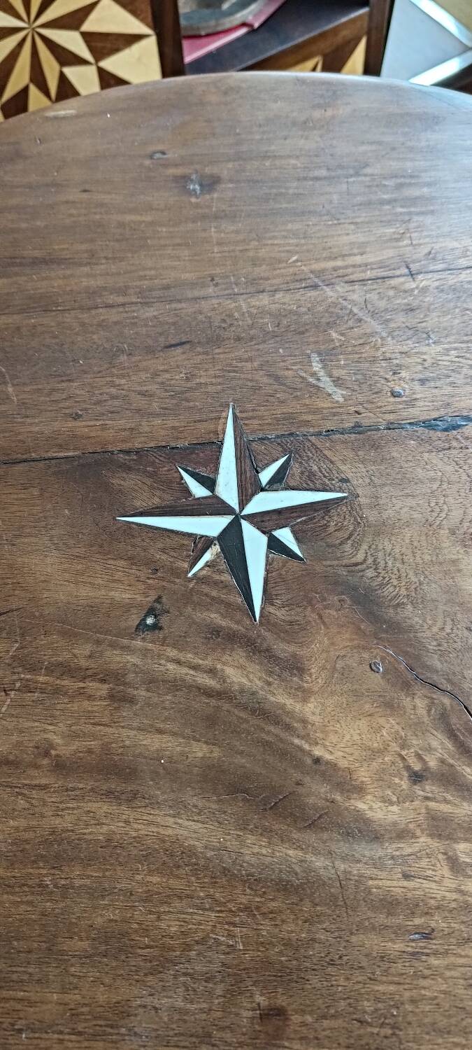 Marine pedestal table