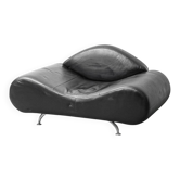 Vintage modern design armchair in black leather – 1990s lounge chair