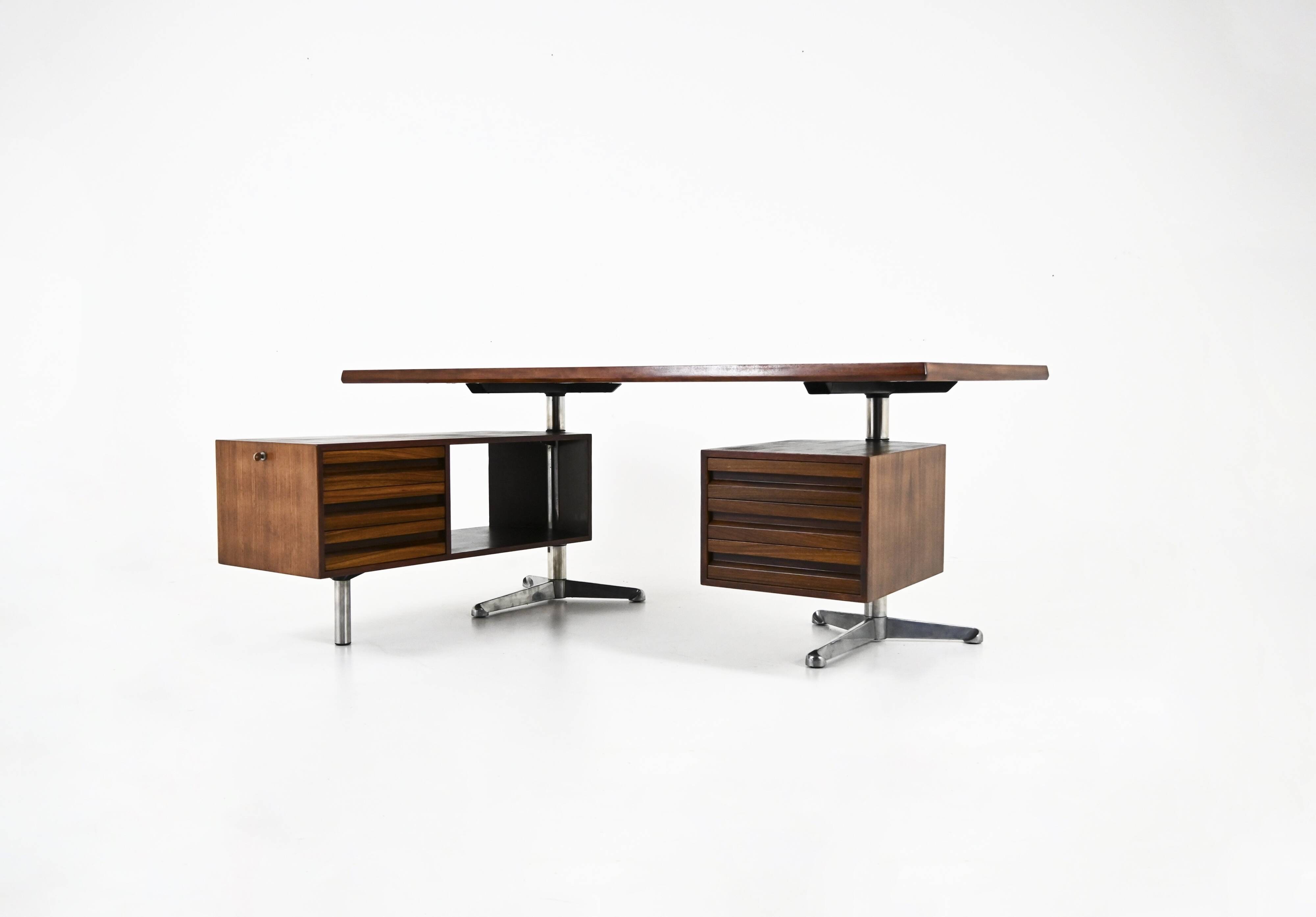 Desk by Osvaldo Borsani for Tecno, 1960s
