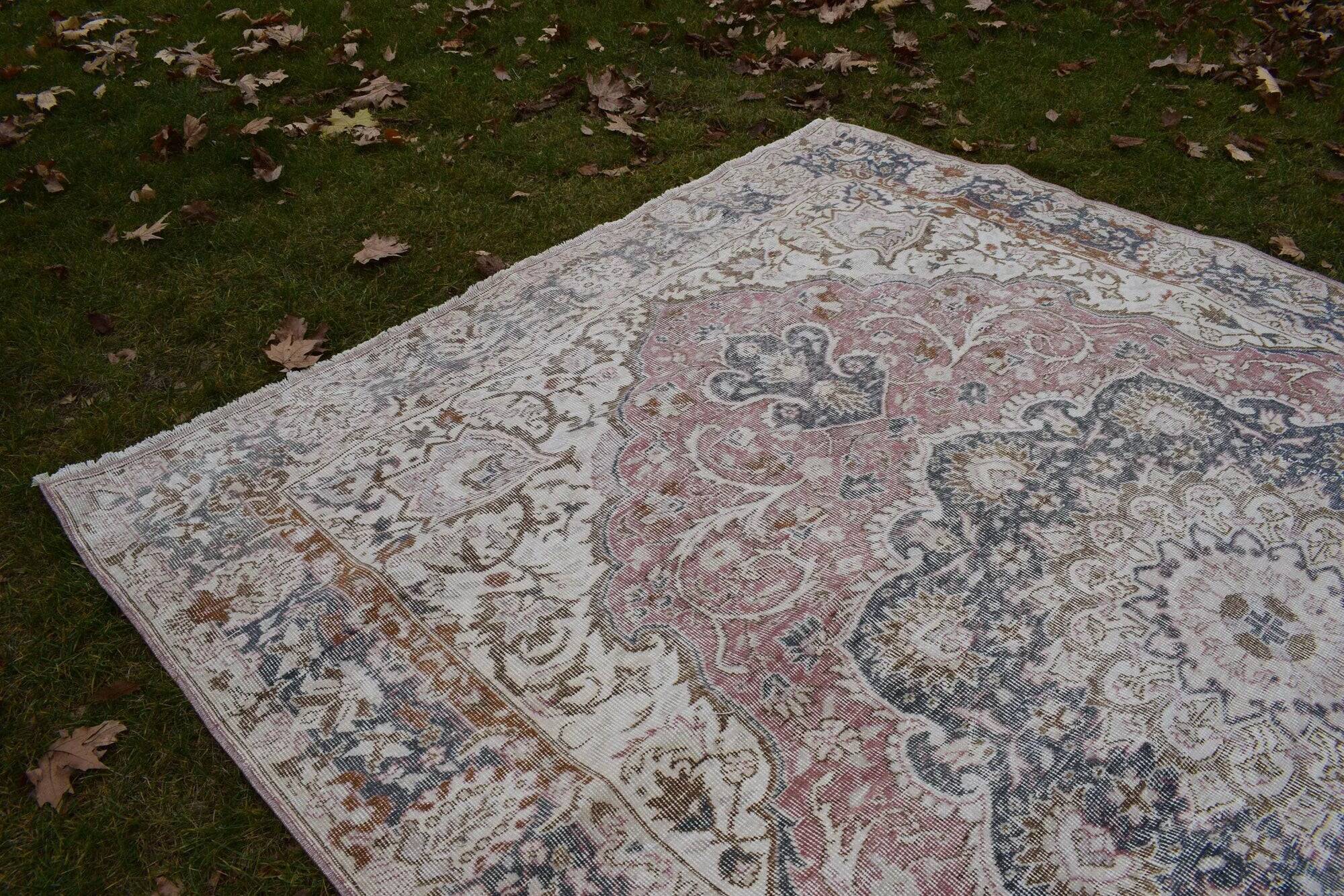 Vintage Turkish Oushak rug 210x320 cm
