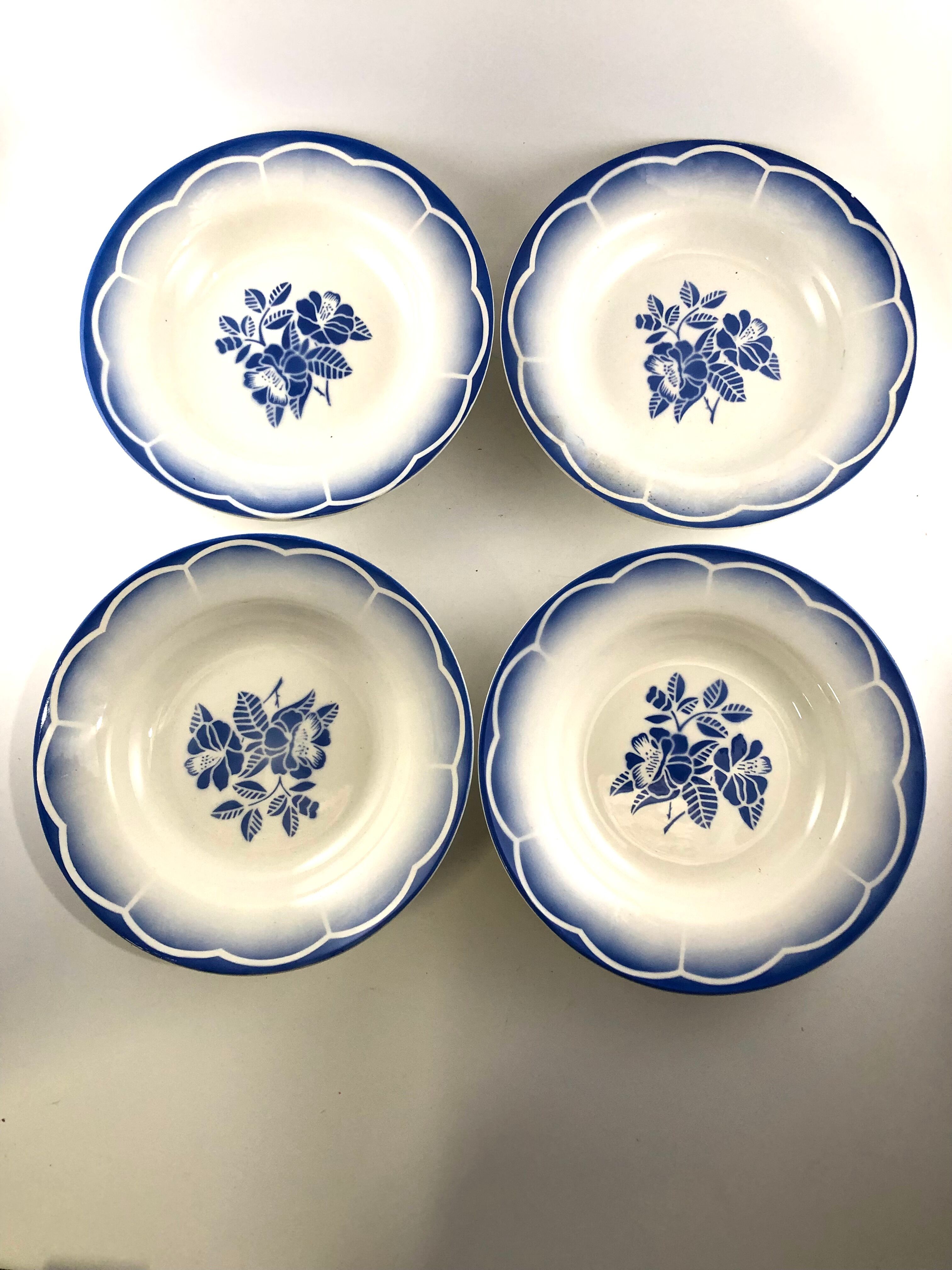 4 Digoin Sarreguemines soup plates, white and blue Marsac model with art deco flower