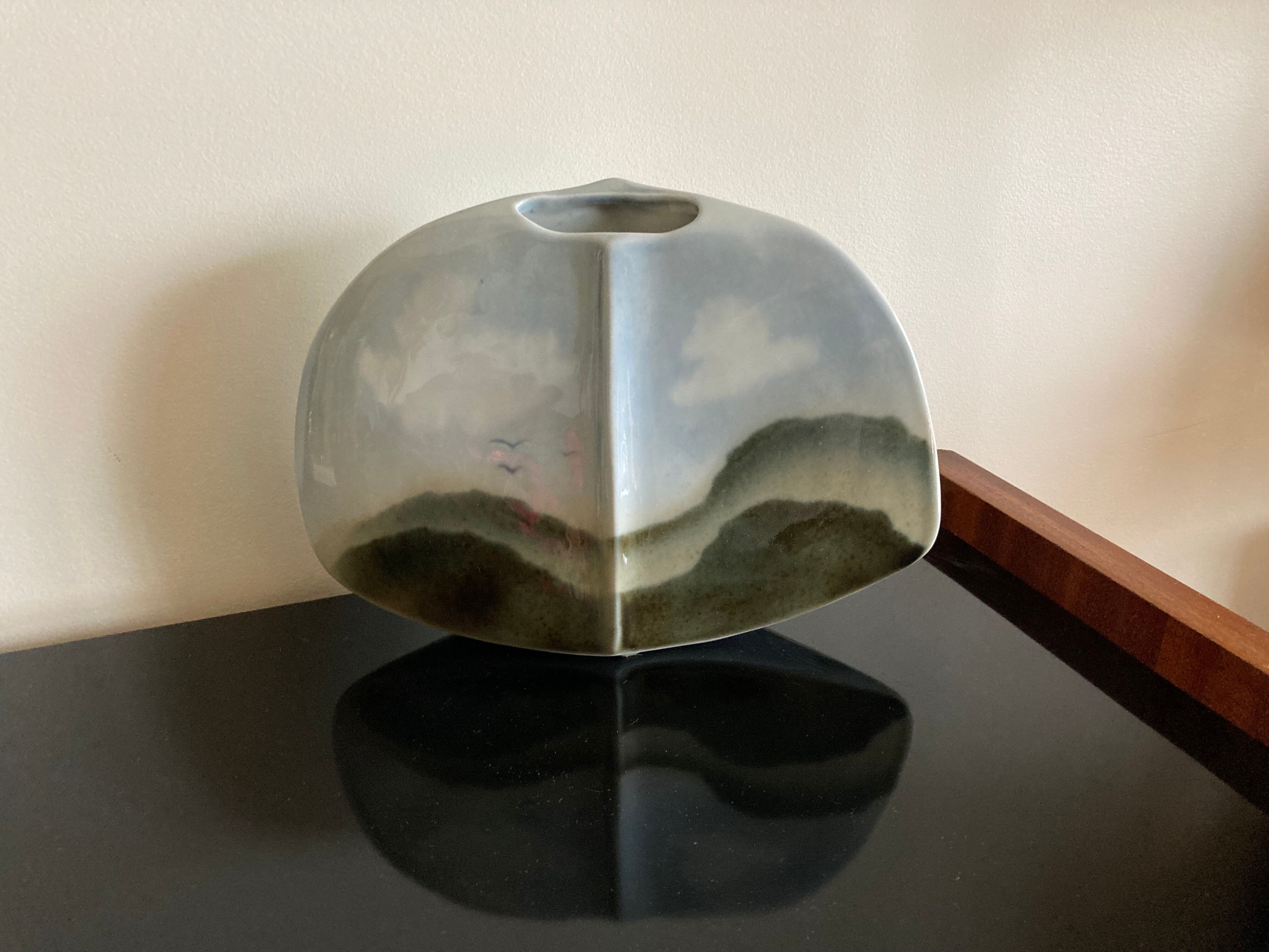 Virebant porcelain vase