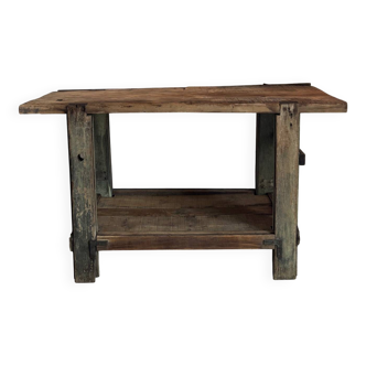 Established green skate