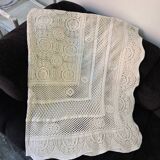 Jetée de lit vintage au crochet ancien blanc cassé