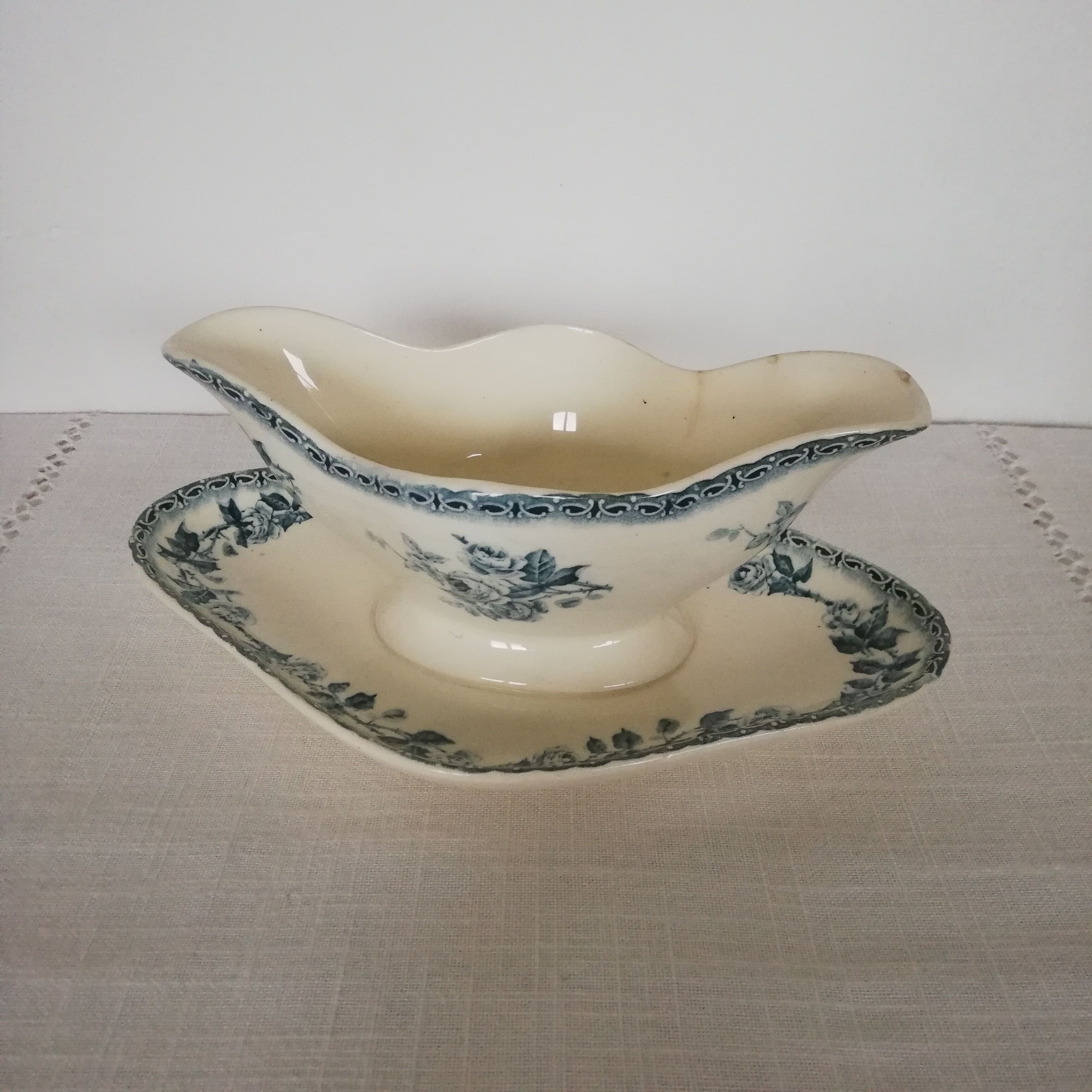 Sauce boat terre de fer