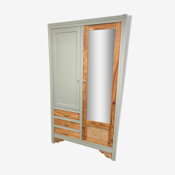 Armoire parisienne