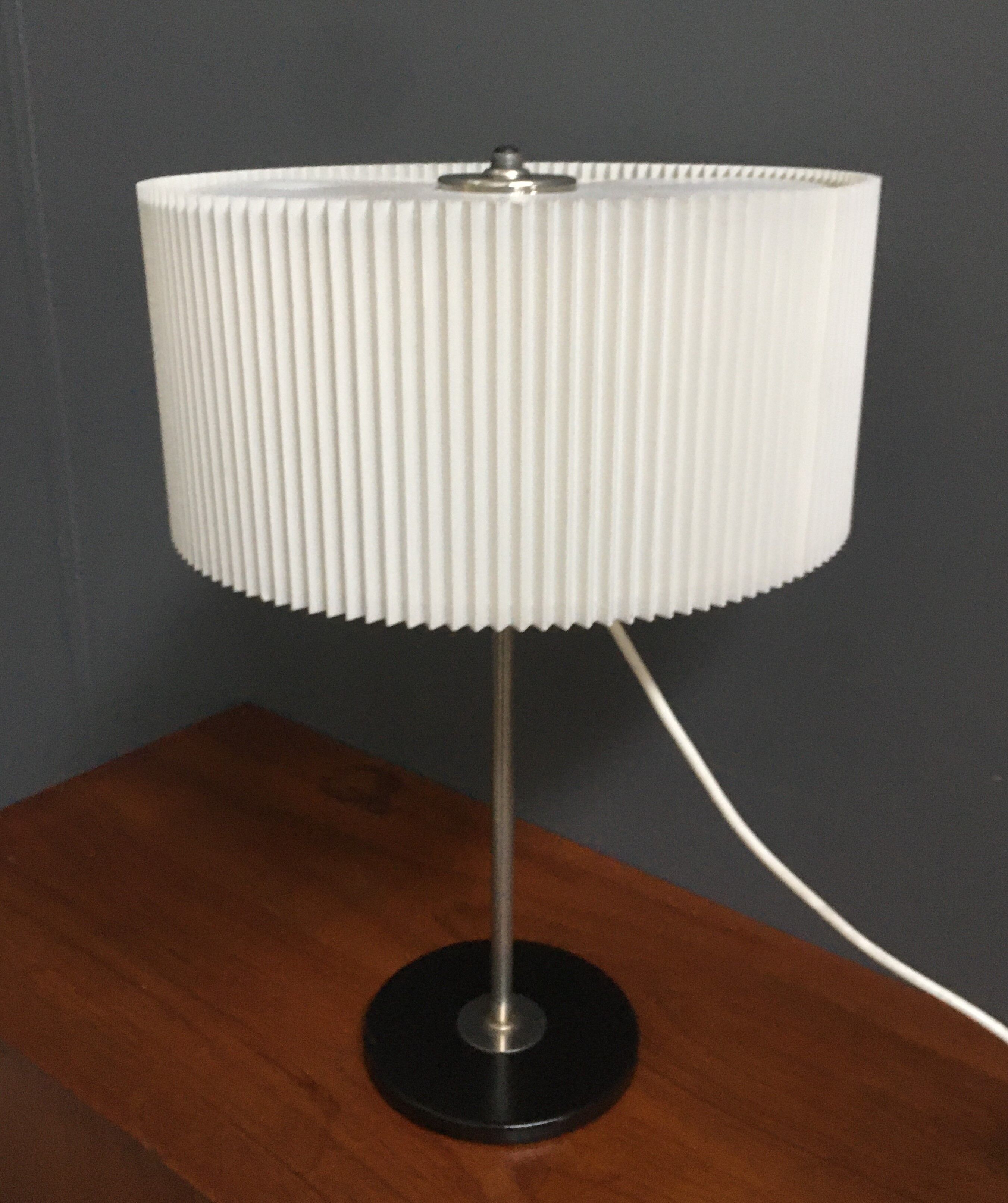 1960s table lamp with a white plissee shade, adjustable in height MCM