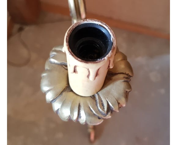 Golden bronze lamppost