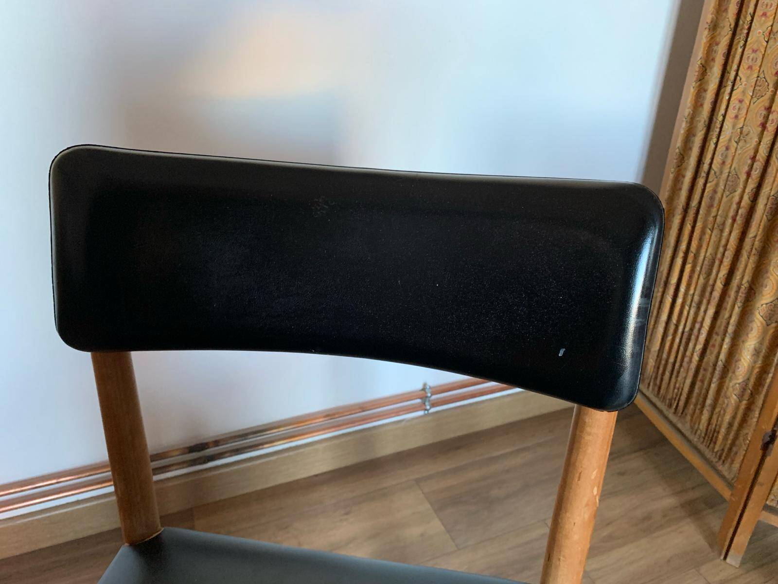 Set of 4 Scandinavian chairs