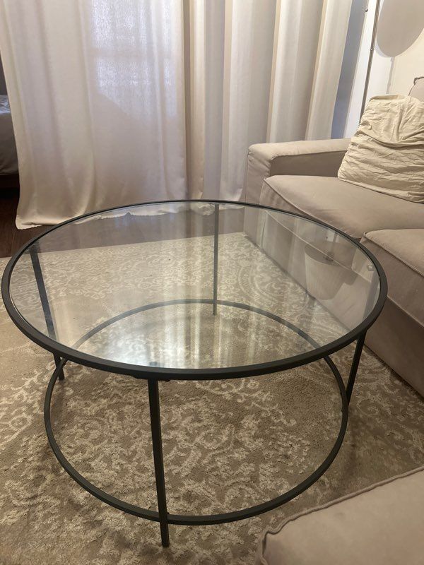 Glass coffee table - timeless and modern