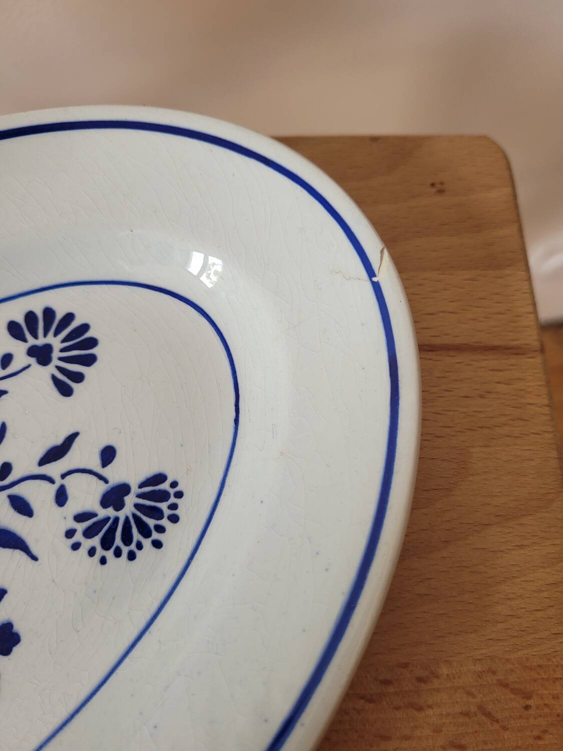 K&G Luneville Eyelet Dish