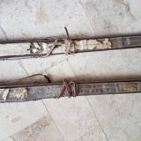 Nordic skiing in wood and skin former